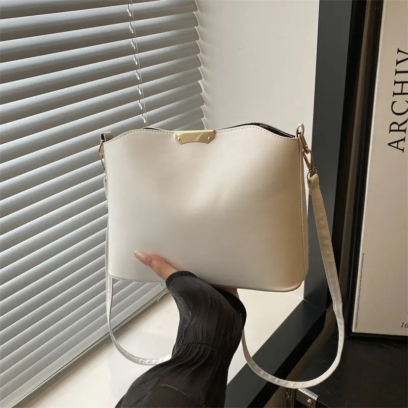 Women's Beige Iron-Edged Bucket Bag 2025