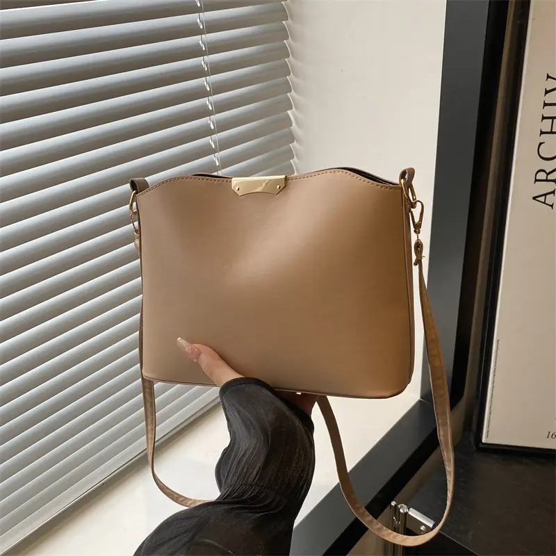 Women's Beige Iron-Edged Bucket Bag 2025