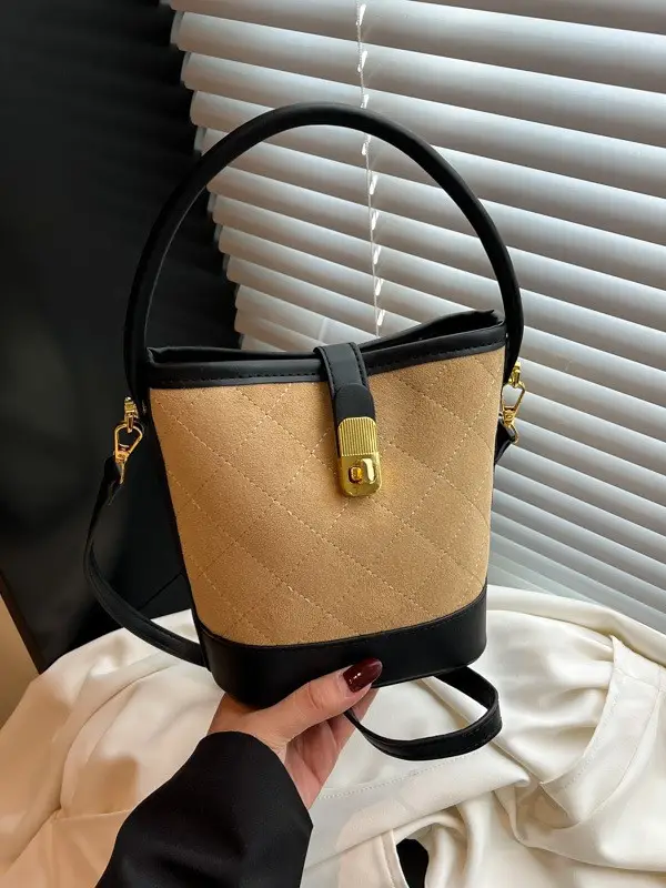Trendy Quilted Shoulder Bag Brown Black Women 2025 - Image 6