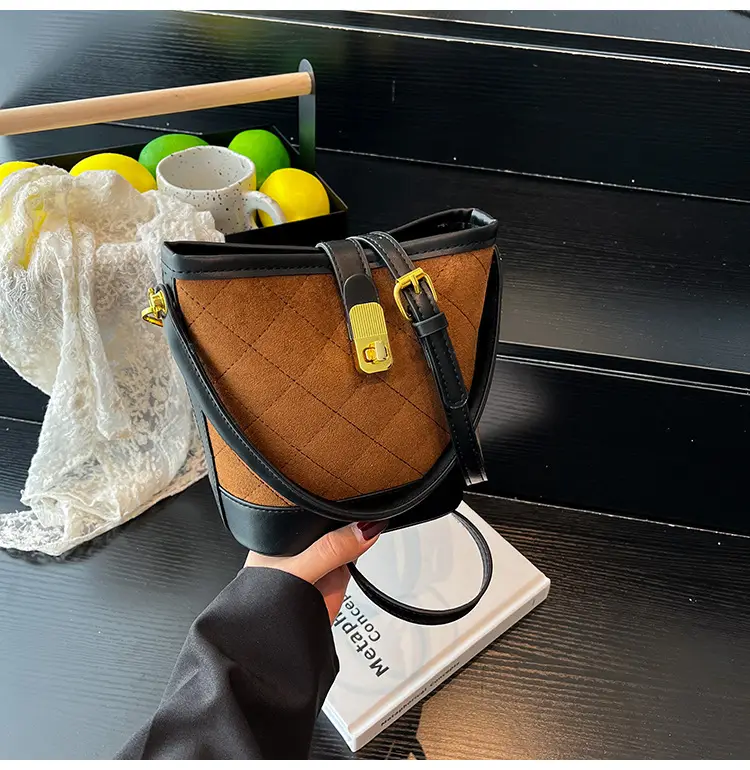 Trendy Quilted Shoulder Bag Brown Black Women 2025 — feature 16