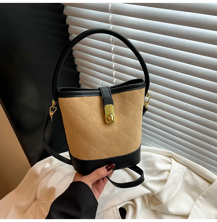 Trendy Quilted Shoulder Bag Brown Black Women 2025 — feature 19