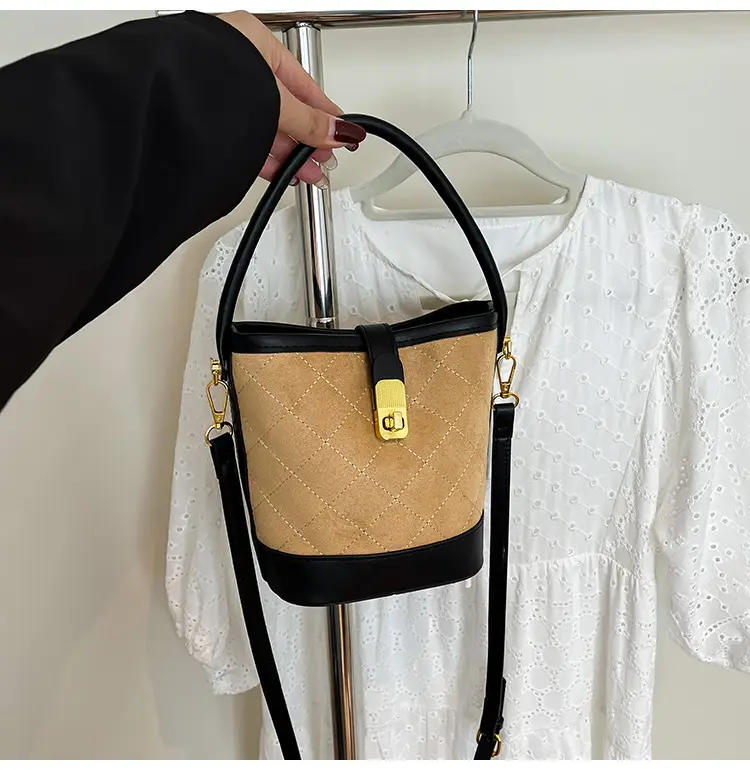 Trendy Quilted Shoulder Bag Brown Black Women 2025 — feature 20