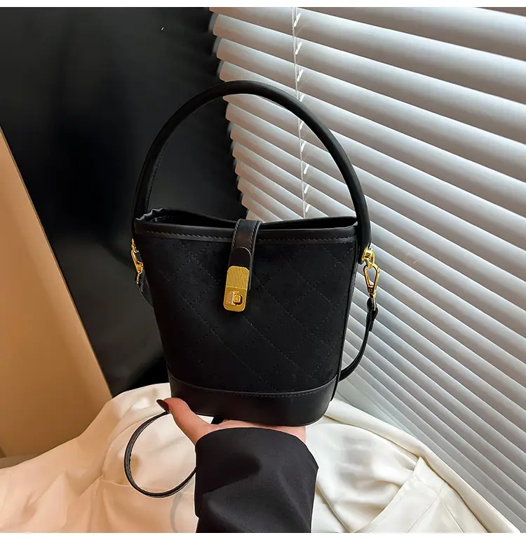 Trendy Quilted Shoulder Bag Brown Black Women 2025 — feature 21
