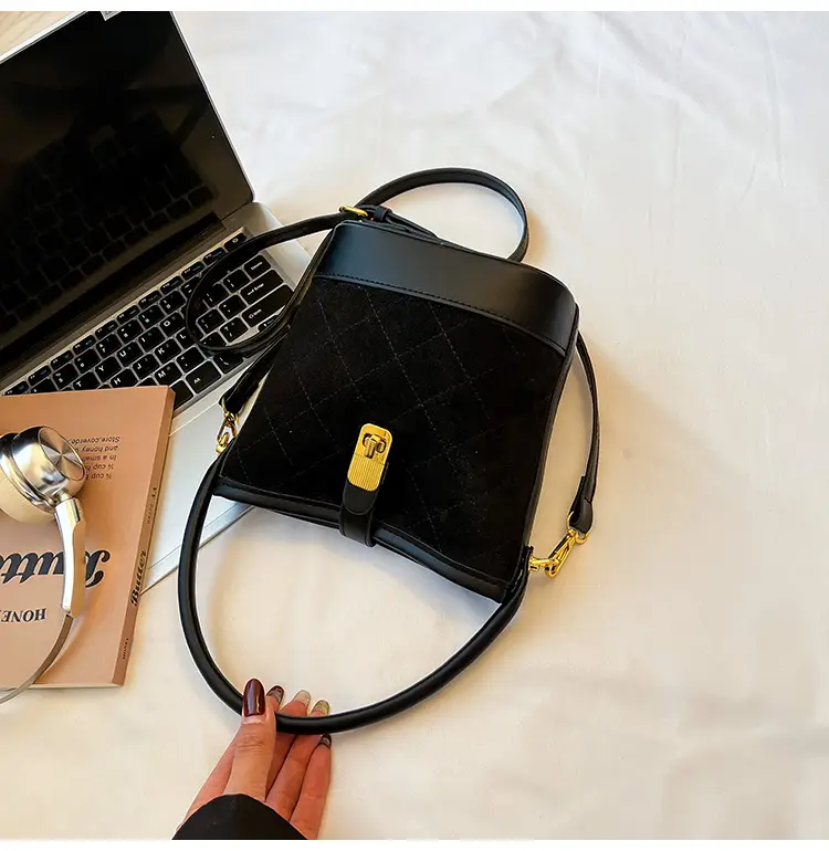 Trendy Quilted Shoulder Bag Brown Black Women 2025 — feature 23
