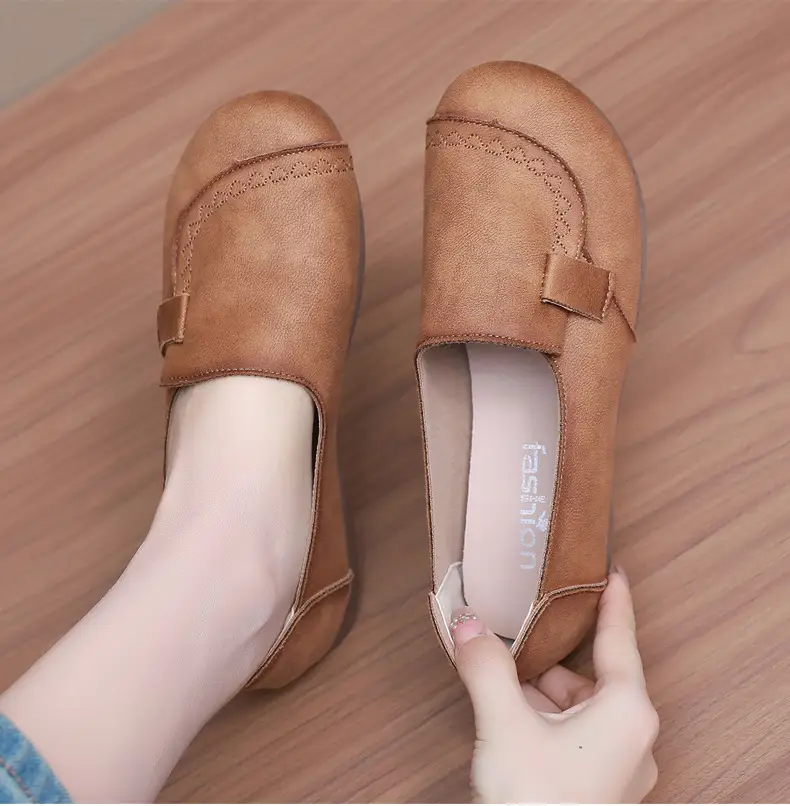 Mom's Shoes Flats for Women 2025 Spring and Autum New Soft-Soled Comfortable Slip-On Beanie Shoes Old Beijing Cloth Shoes for Women — feature 15