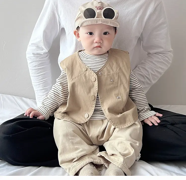 Boys Korean Style Vest T-Shirt Pants Three-Piece Set — feature 1