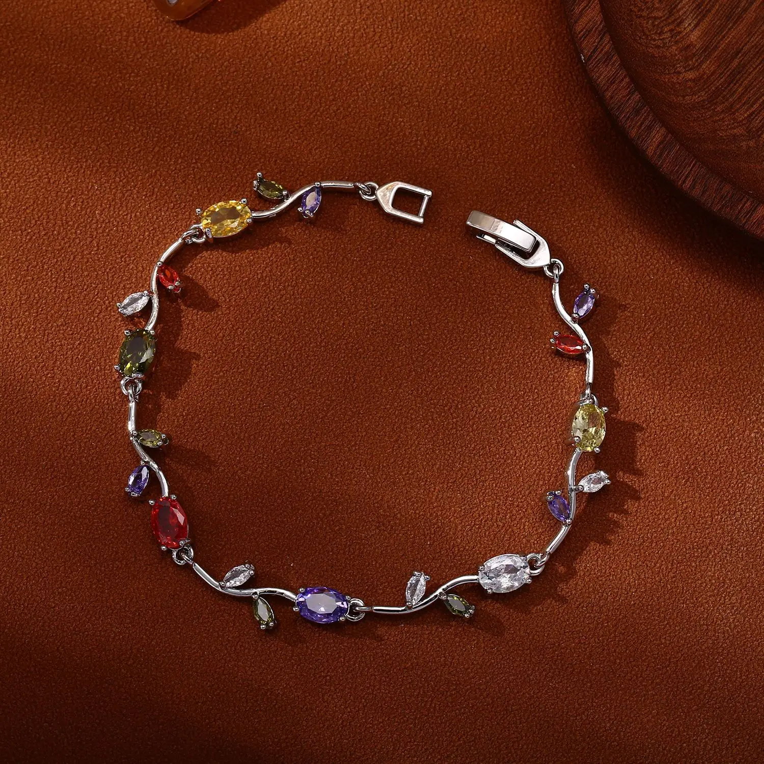 Cross-Border Popular Copper Zircon Gold-Plated Tulip Bracelet Flower Light Luxury High-End Personalized Hand Jewelry Manufacturer Wholesale - Image 2