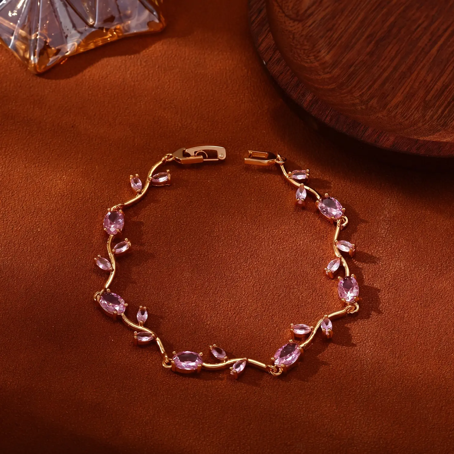 Cross-Border Popular Copper Zircon Gold-Plated Tulip Bracelet Flower Light Luxury High-End Personalized Hand Jewelry Manufacturer Wholesale - Image 3
