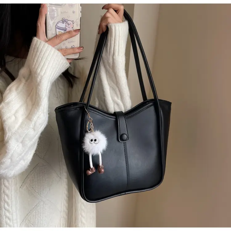 High-End Brown Leather Shoulder Bag 2025 New — feature 17