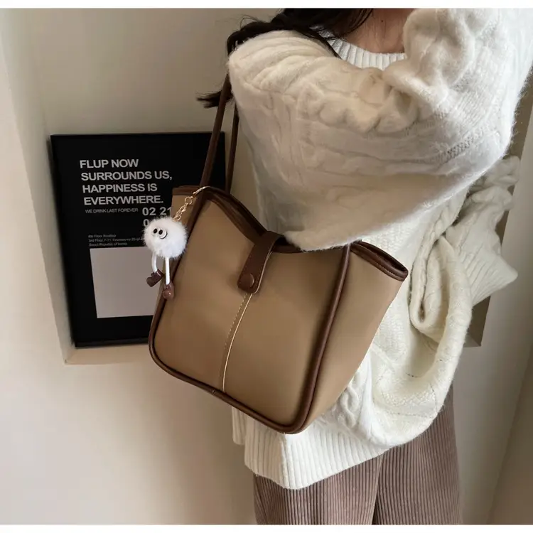 High-End Brown Leather Shoulder Bag 2025 New — feature 22