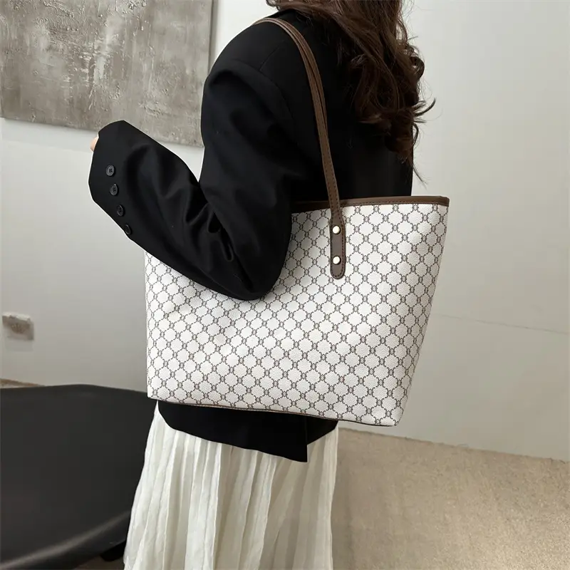 New Fashionable Large Capacity Women's Tote Bag - Image 5