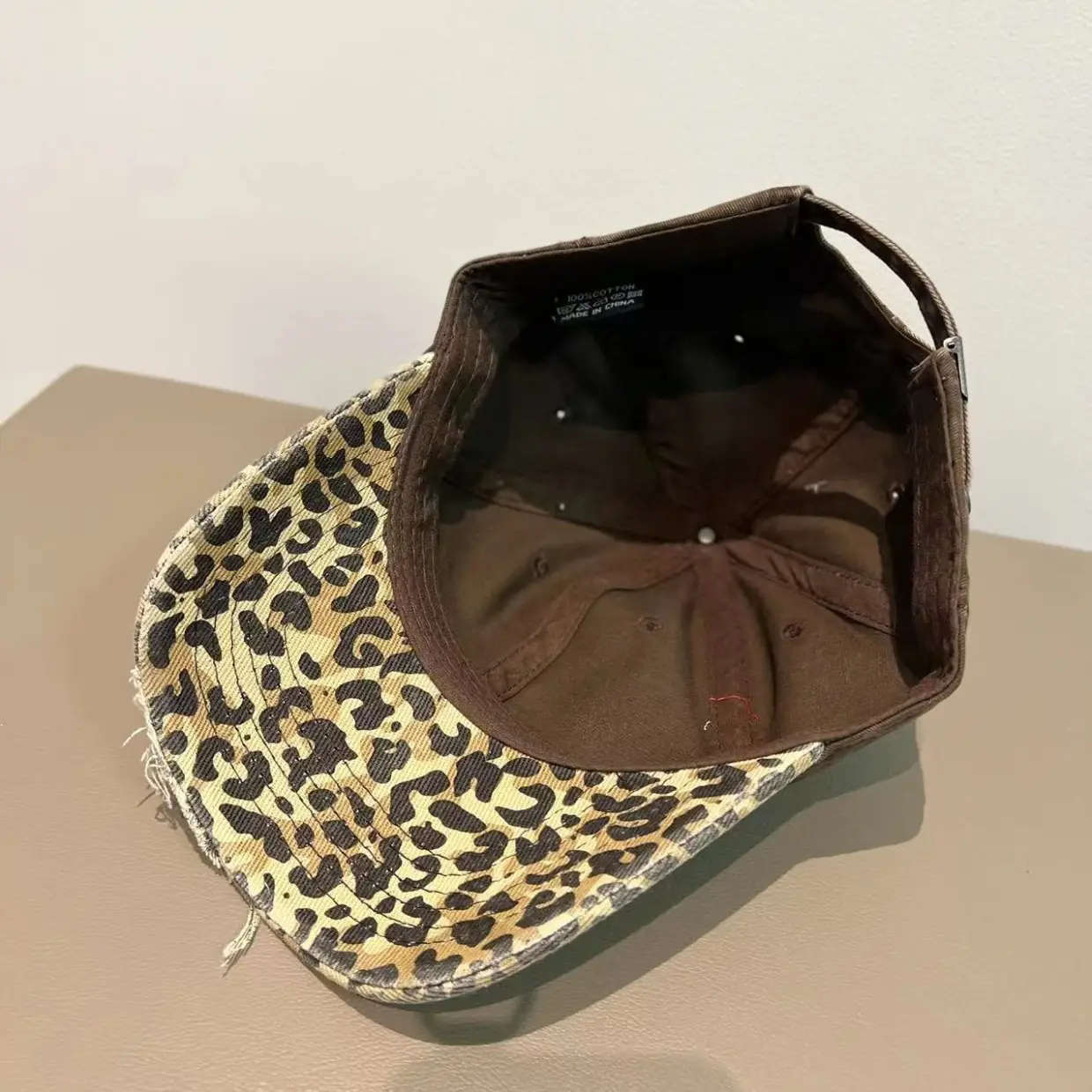 2025 Retro Leopard Print Sweet Cool Rhinestone Letter Duckbill Cap for Women — feature 4