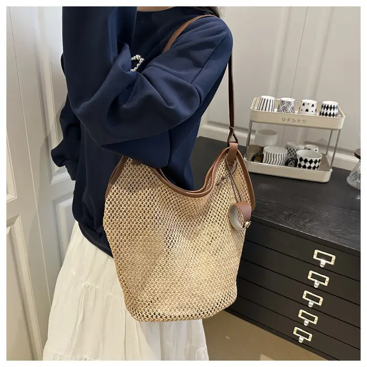 Women Woven Shoulder Bag 2025 Summer Niche Design — feature 14