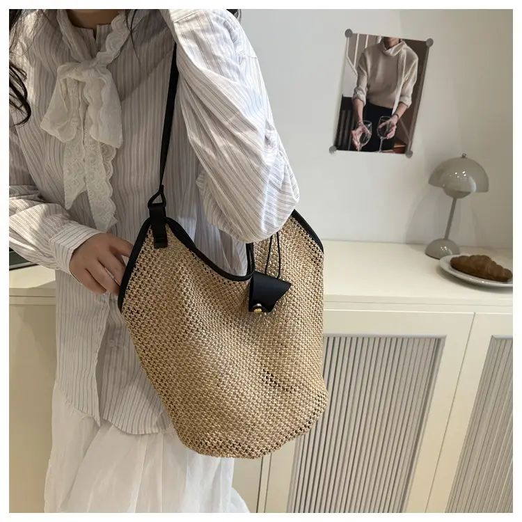 Women Woven Shoulder Bag 2025 Summer Niche Design — feature 8