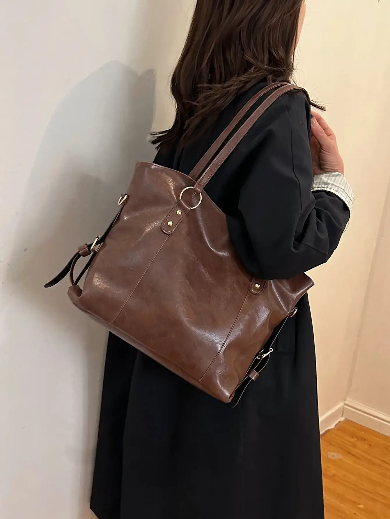 Black Leather Shoulder Bag for Women Large Capacity - Image 8