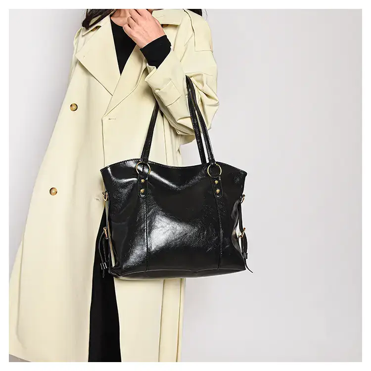 Black Leather Shoulder Bag for Women Large Capacity — feature 13