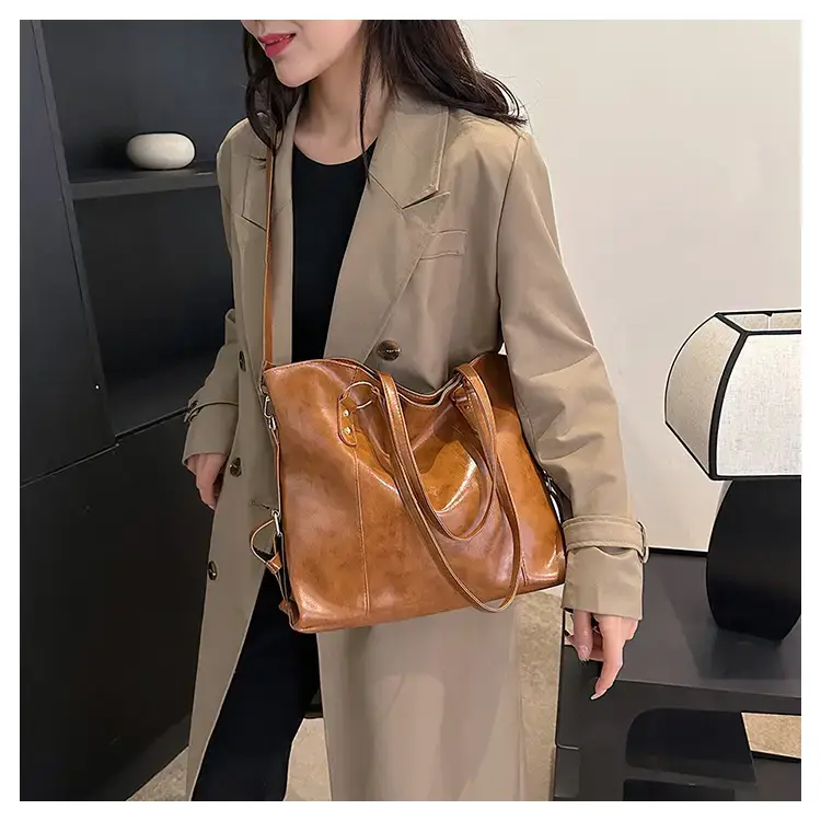 Black Leather Shoulder Bag for Women Large Capacity — feature 16