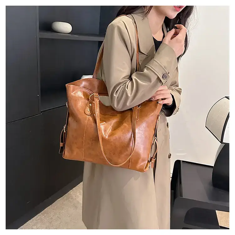 Black Leather Shoulder Bag for Women Large Capacity — feature 21