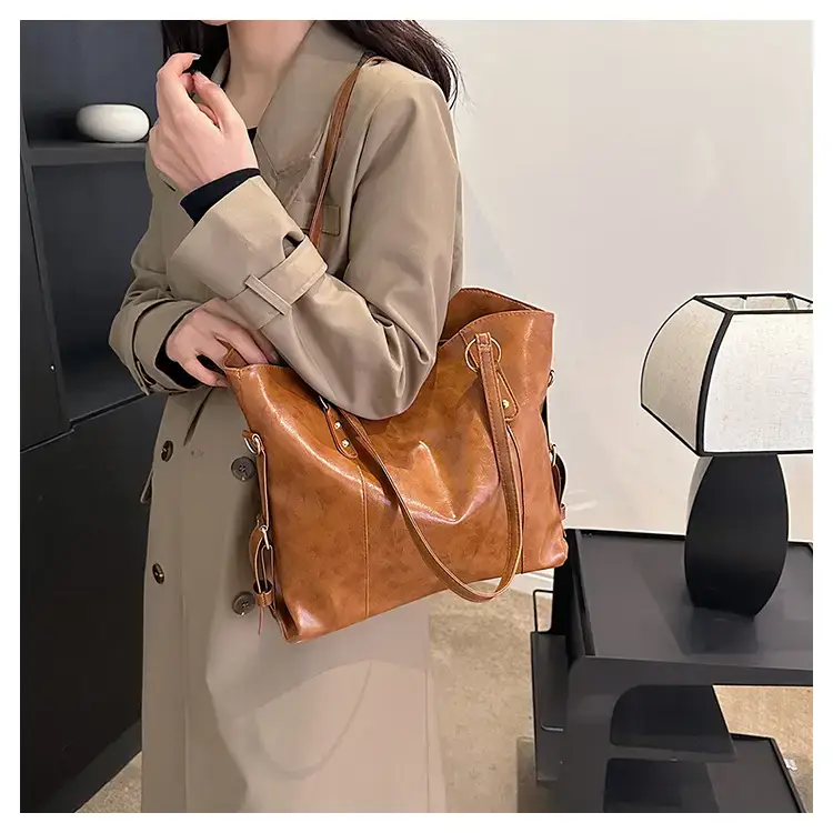 Black Leather Shoulder Bag for Women Large Capacity — feature 22