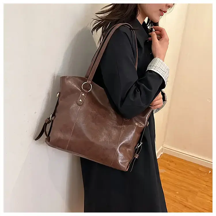 Black Leather Shoulder Bag for Women Large Capacity — feature 32
