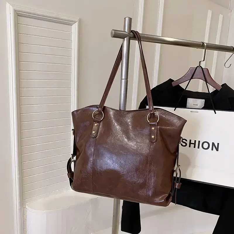 Black Leather Shoulder Bag for Women Large Capacity - Image 3