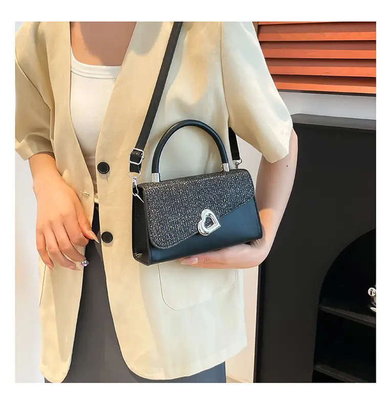 Crossbody Bag Women Bright Star Oblique 2025 — feature 28