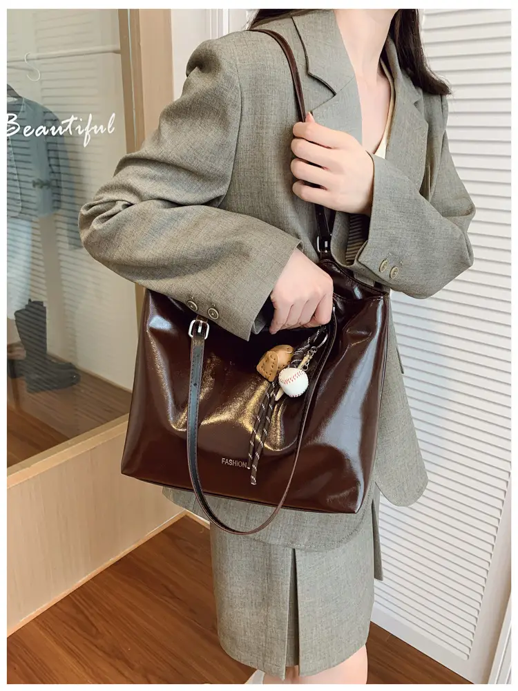 Black Leather Tote Bag for Women Large Capacity Shoulder Bag — feature 10