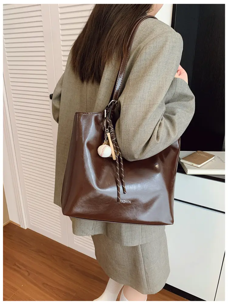 Black Leather Tote Bag for Women Large Capacity Shoulder Bag — feature 12