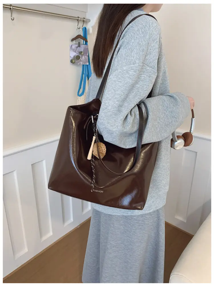 Black Leather Tote Bag for Women Large Capacity Shoulder Bag — feature 14