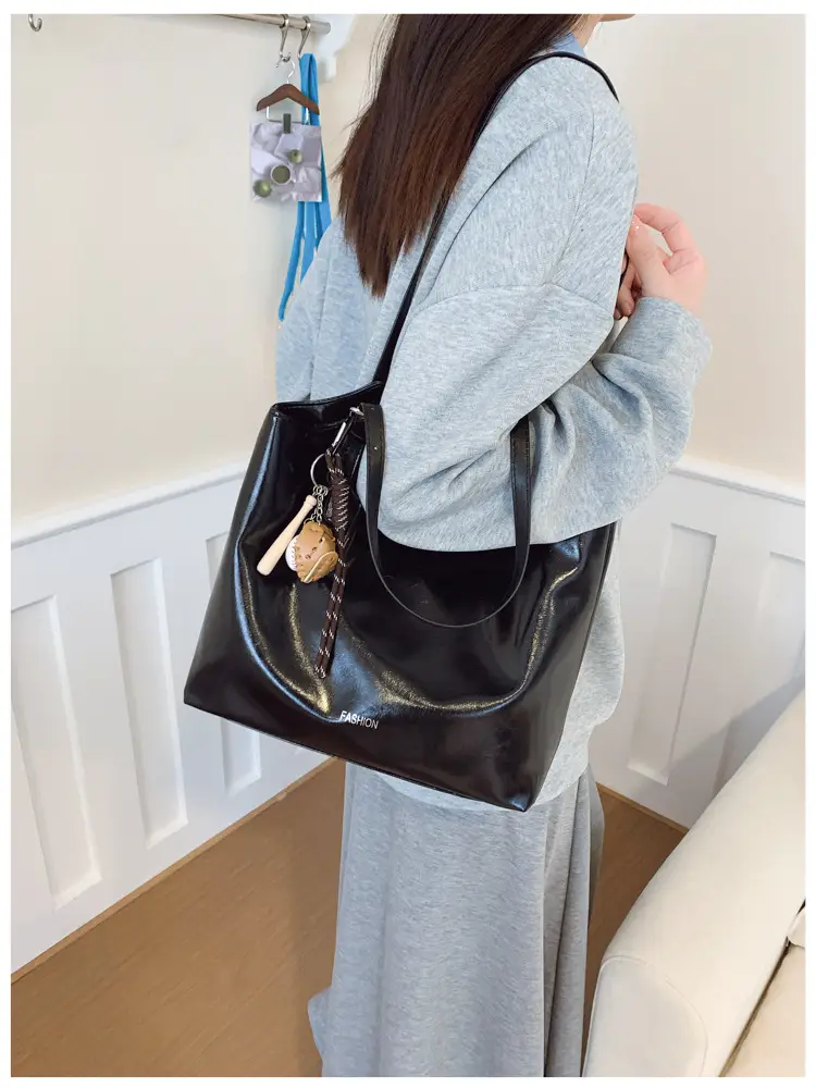 Black Leather Tote Bag for Women Large Capacity Shoulder Bag — feature 15