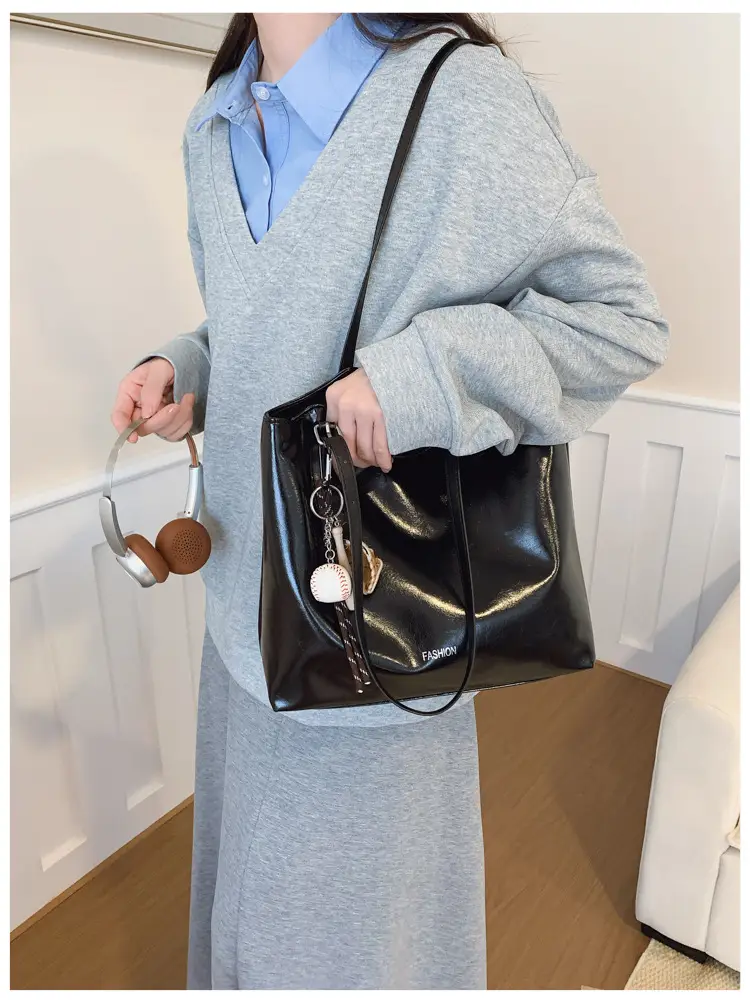 Black Leather Tote Bag for Women Large Capacity Shoulder Bag — feature 16