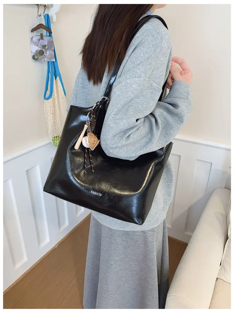 Black Leather Tote Bag for Women Large Capacity Shoulder Bag — feature 19
