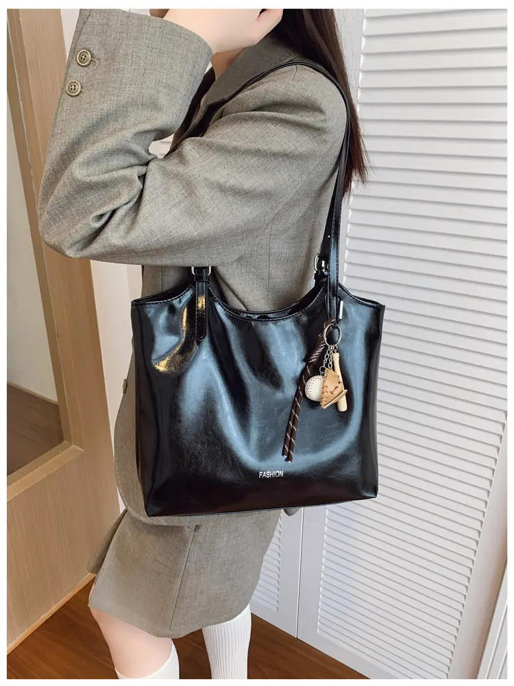 Black Leather Tote Bag for Women Large Capacity Shoulder Bag — feature 8