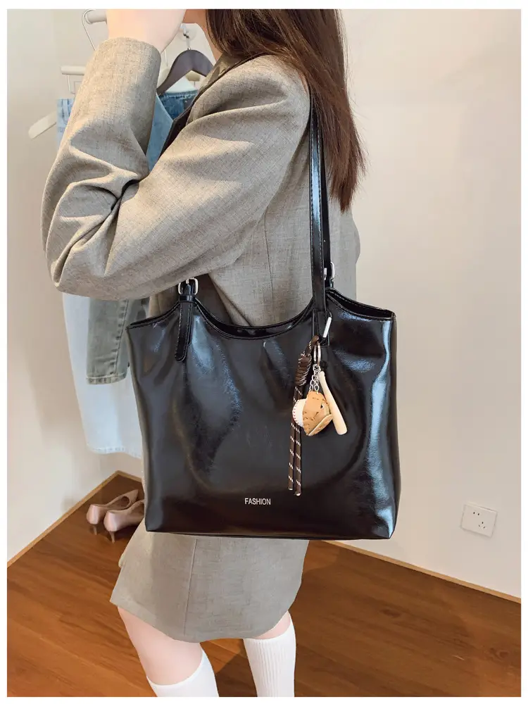 Black Leather Tote Bag for Women Large Capacity Shoulder Bag — feature 9