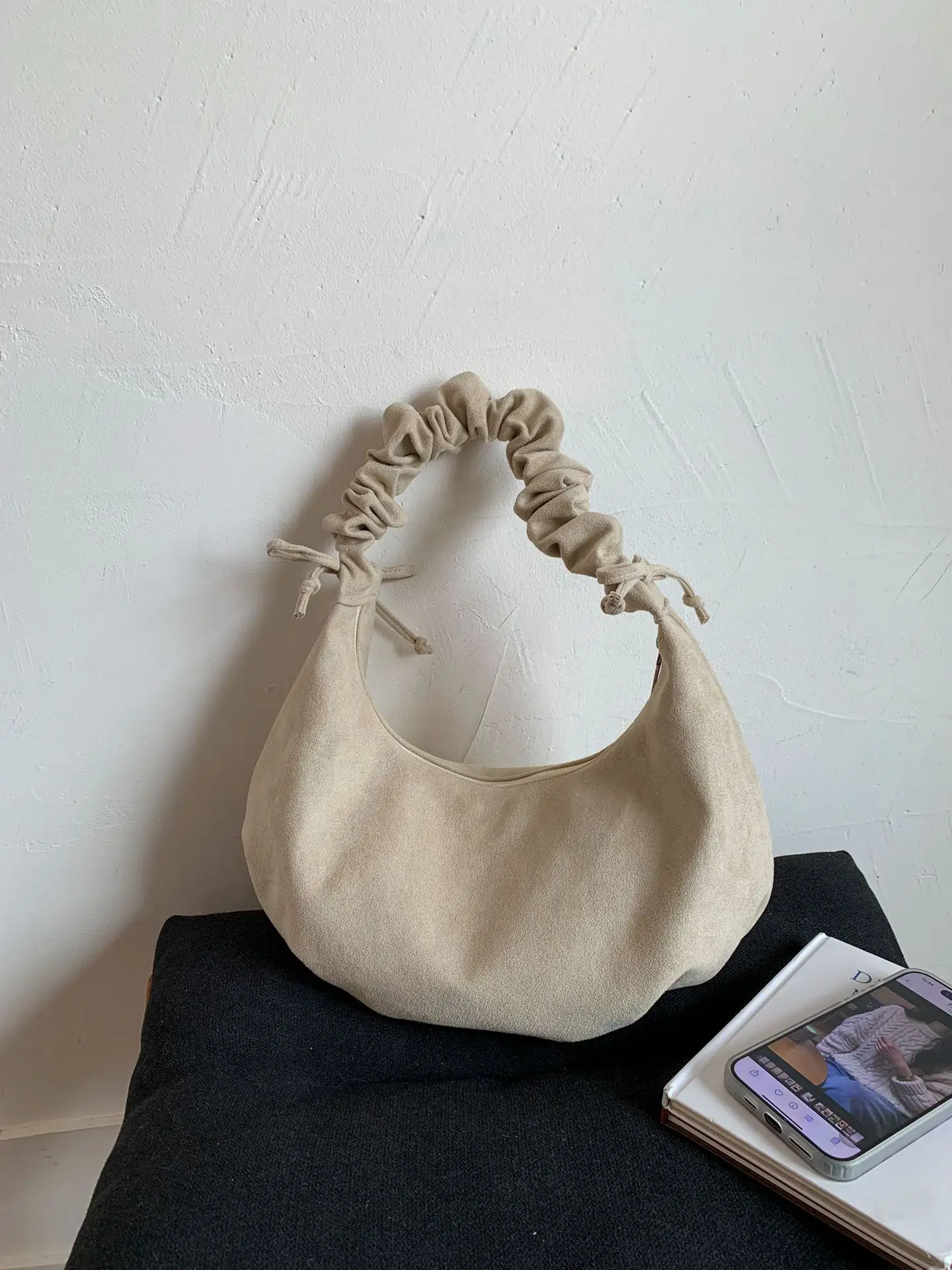 Yellow Pleated Shoulder Bag for Women - Image 5