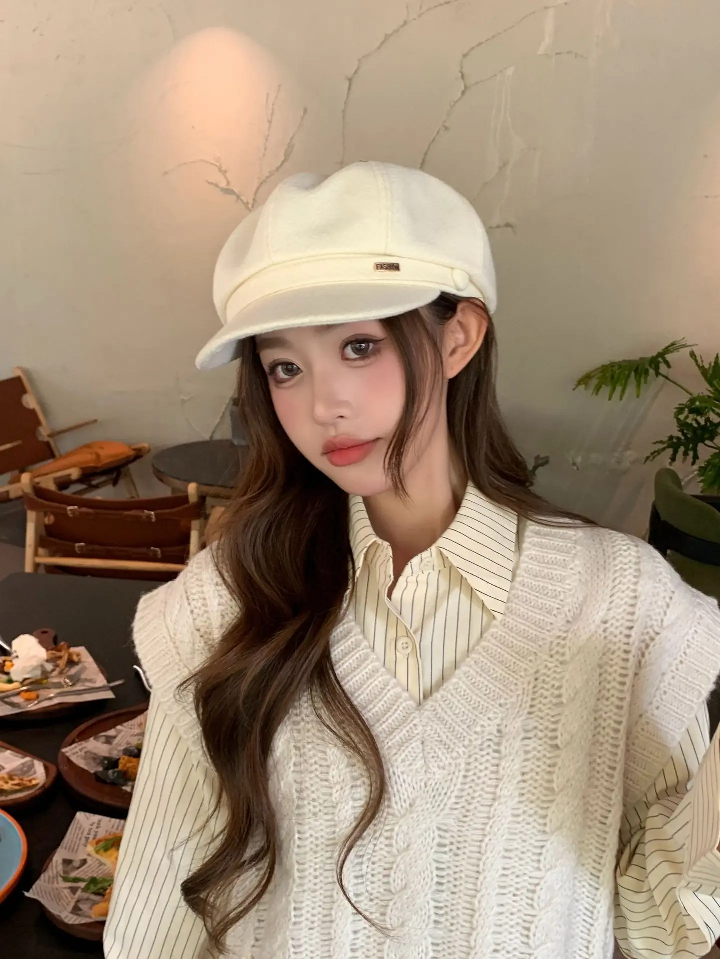 Women Duckbill Beret Chanel Style Woolen Black — feature 5