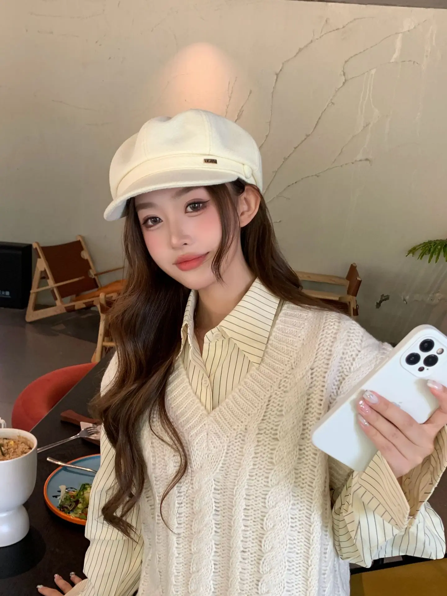 Women Duckbill Beret Chanel Style Woolen Black — feature 7