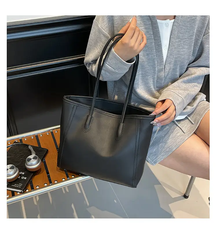 Retro White Korean Style Shoulder Tote Bag 2026 — feature 28