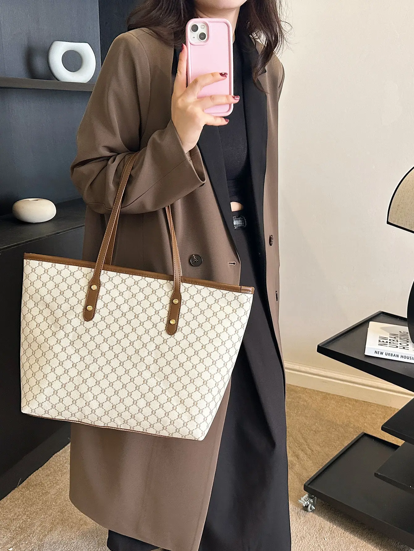 2025 Fashion Large Capacity Women's Brown Patterned Shoulder Bag - Image 7