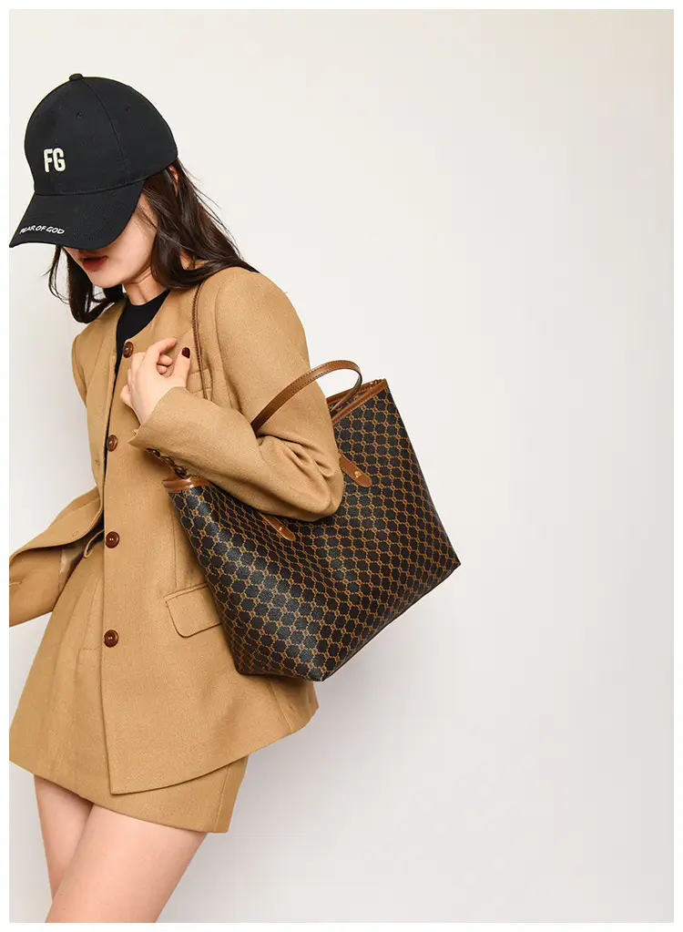 2025 Fashion Large Capacity Women's Brown Patterned Shoulder Bag — feature 17