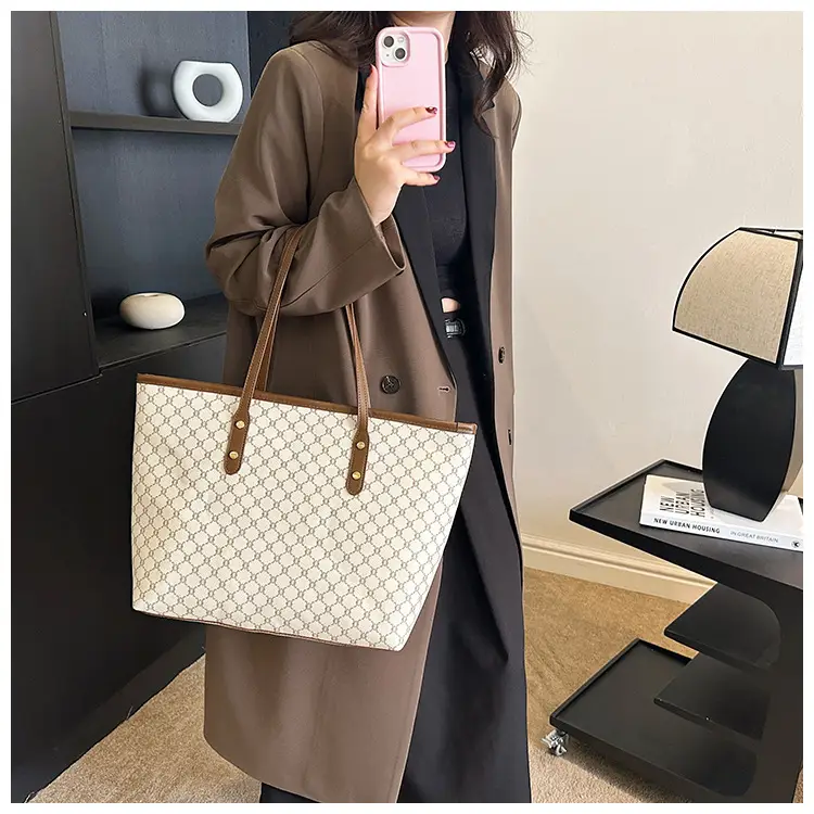 2025 Fashion Large Capacity Women's Brown Patterned Shoulder Bag — feature 20