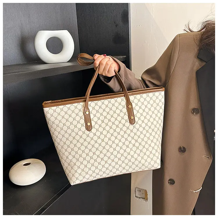 2025 Fashion Large Capacity Women's Brown Patterned Shoulder Bag — feature 21