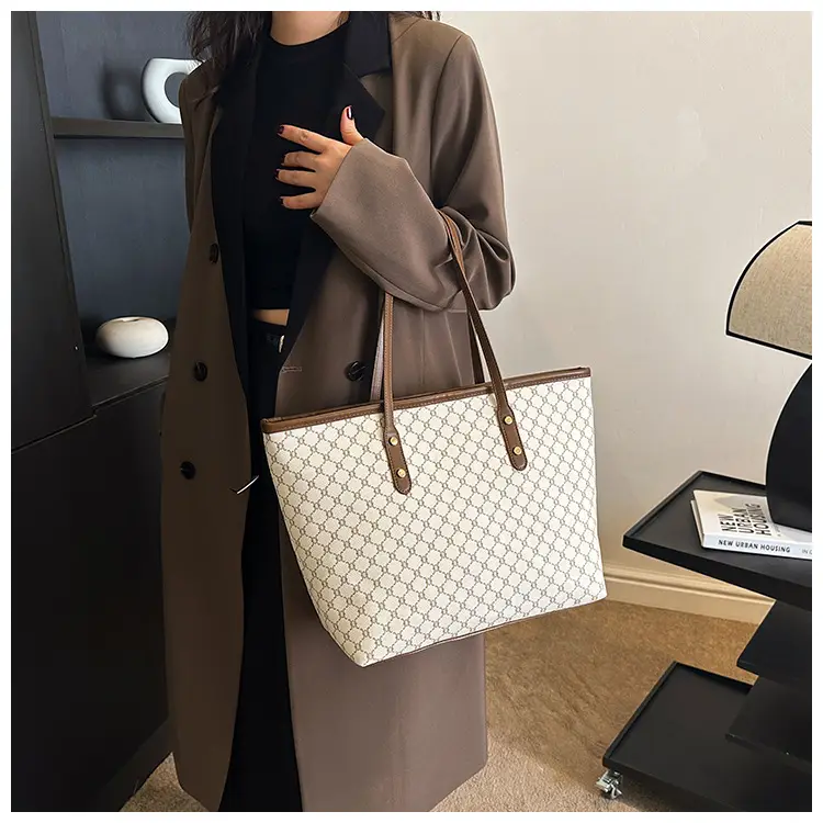 2025 Fashion Large Capacity Women's Brown Patterned Shoulder Bag — feature 22