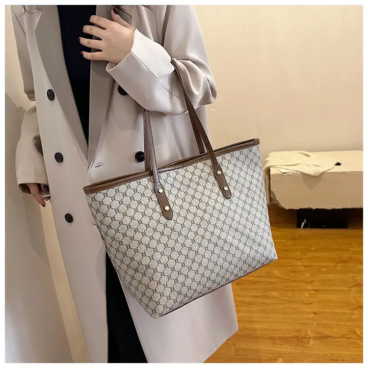 2025 Fashion Large Capacity Women's Brown Patterned Shoulder Bag — feature 31