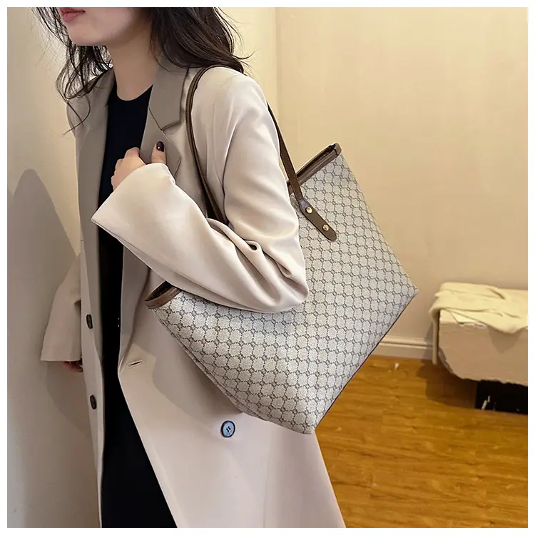 2025 Fashion Large Capacity Women's Brown Patterned Shoulder Bag — feature 32