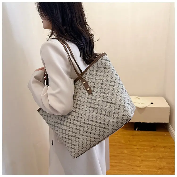2025 Fashion Large Capacity Women's Brown Patterned Shoulder Bag — feature 33