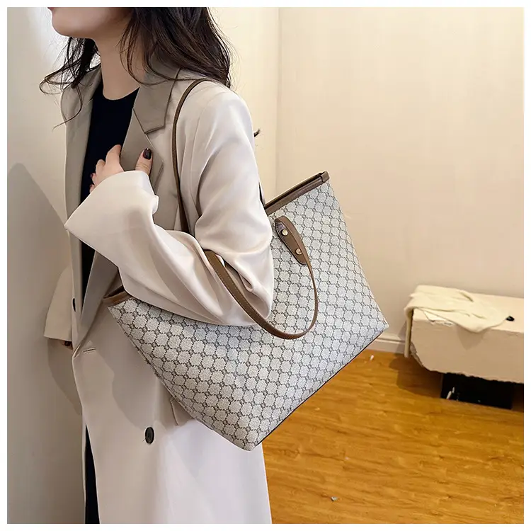 2025 Fashion Large Capacity Women's Brown Patterned Shoulder Bag — feature 34