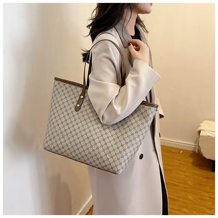 2025 Fashion Large Capacity Women's Brown Patterned Shoulder Bag — feature 37