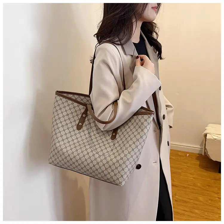 2025 Fashion Large Capacity Women's Brown Patterned Shoulder Bag — feature 40
