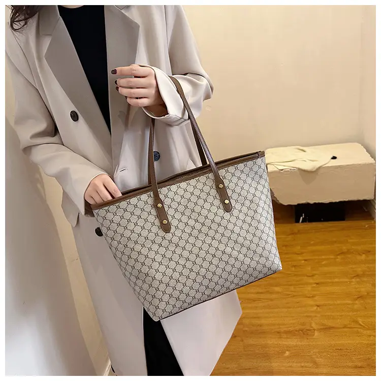 2025 Fashion Large Capacity Women's Brown Patterned Shoulder Bag — feature 43